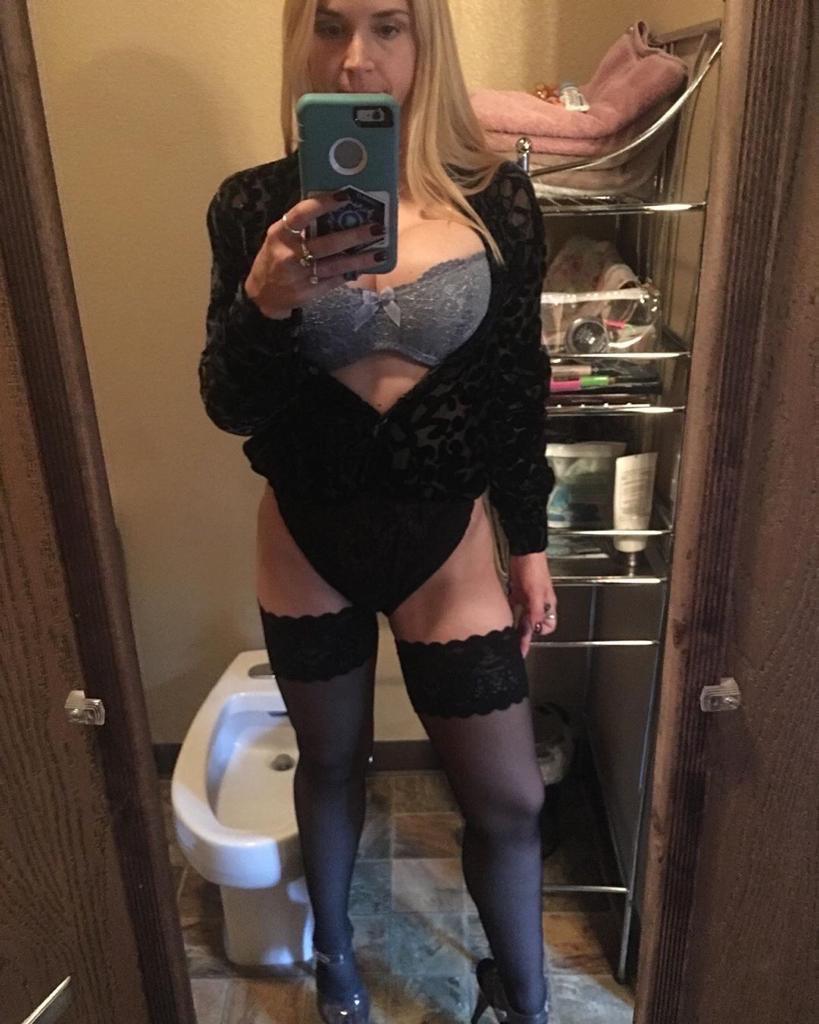I’m Available for hookup service I’m Available for hookup service