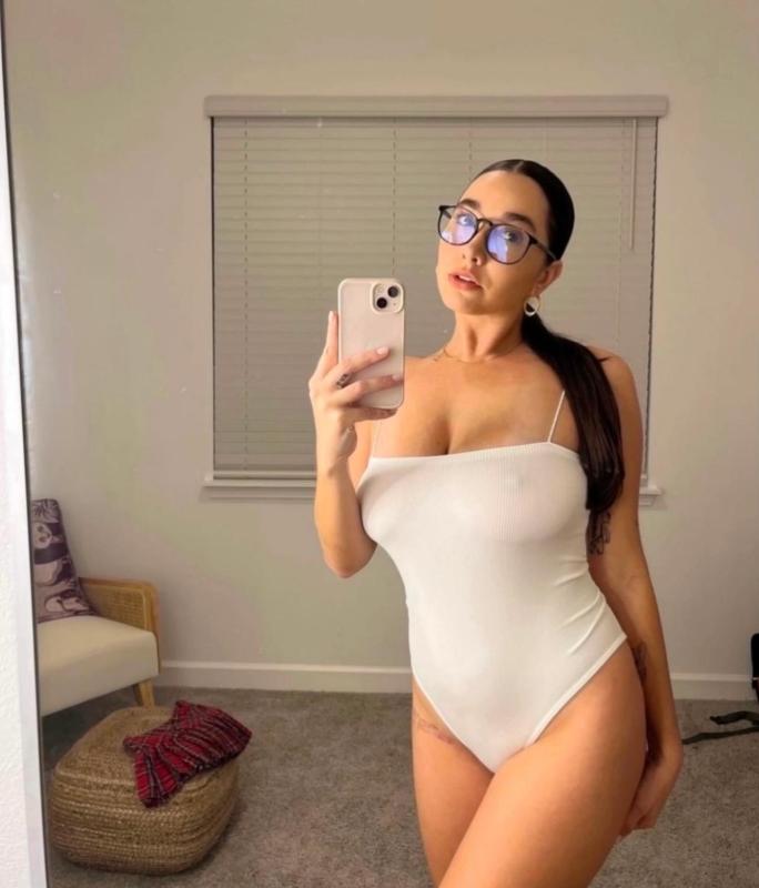 Milky 🥛 hookups and my nudes 🍆🍫😍💋🍒🥰🍑🍇