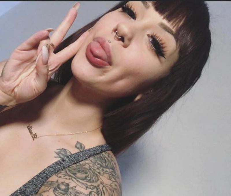 Hot& Nasty😍 Snapchat: laurasimps101 ,,,, cell phone: 672-892-2355