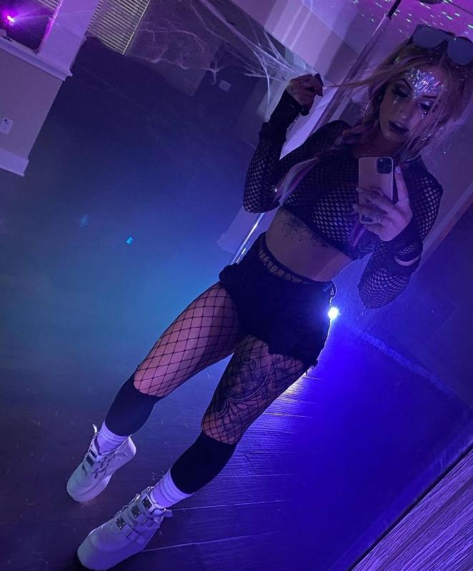 Available for hookup 🍑🍑👅👅💦💦😋😋🥵🥵🍆🍆