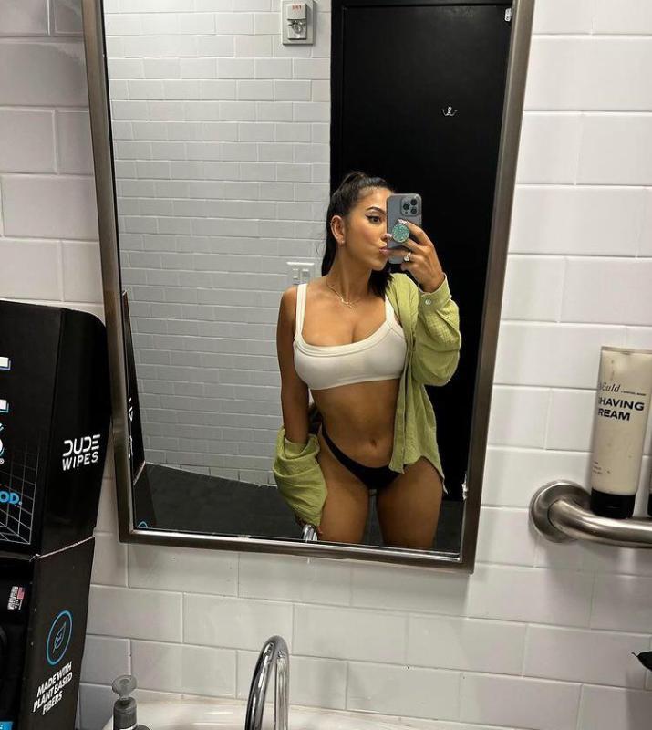 HMU 4 fun & naughty stuffs HMU on📱 +1 (951) 518-6089 or SC: autumnslenna