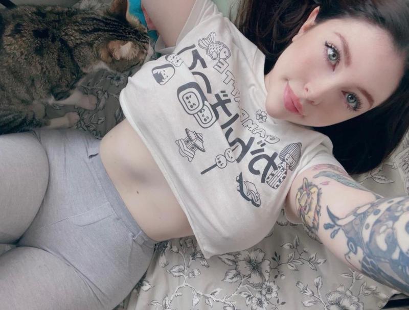 I am shelly and im ready to give you hot sex 🍆🍑Snapchat: Potwell12