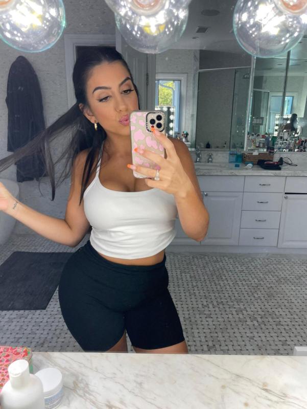 I’m available for hook up and long fun with full satisfaction