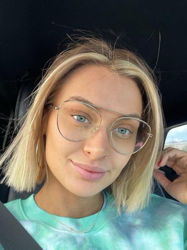 Available for Hookup and Escorts service ❤️🥰