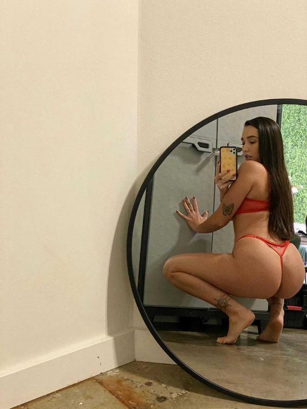 HMU for hookup incal and outcal include car sex 🍑🍑🍑