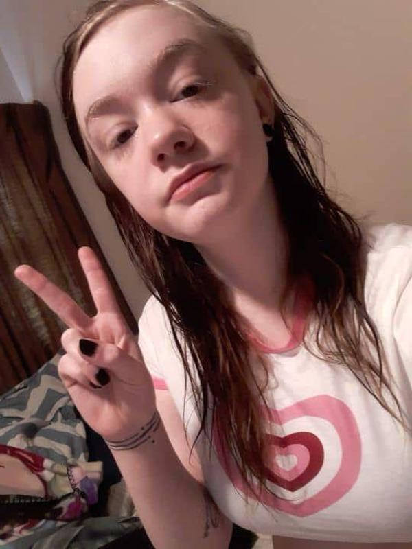 hi gentleman , I'm Linda 26yrs ~ White   . I'm really happy to date and hookup