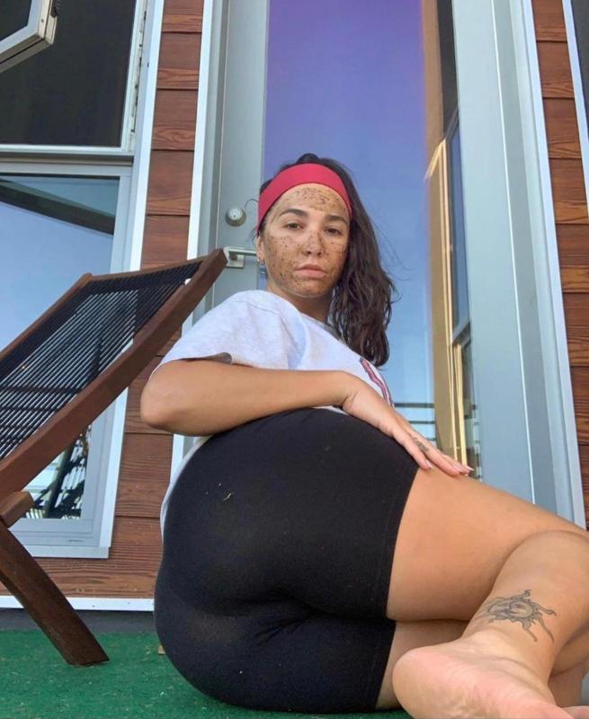 Milky 🍑🍇 hookups and my nudes ❤️🥰🍫🍆😍😘