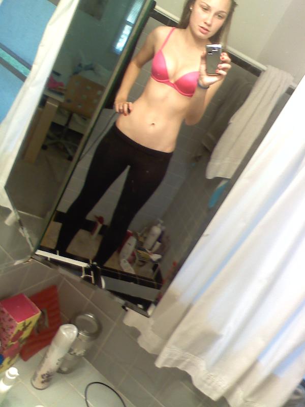 Kit kat 25yr Text me I💋I💋: :: (812) 308-8707I💋I💋