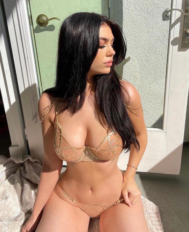 Naughty😊Alluring, Charming and Exquisite!