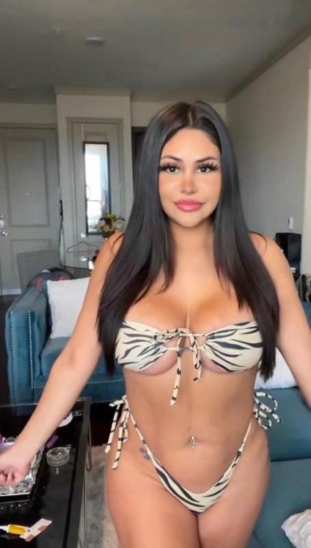 I am a bad girl who needs a good spanking🍑🍑💦💦💦