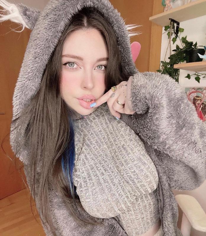 Available for fun 🍑🍆🍑🍆🍑🍆