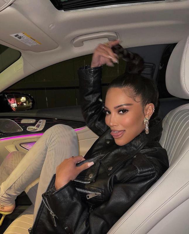 I’m down for fun & naughty stuffs HMU on📱 4084710774 snap: veeangela233