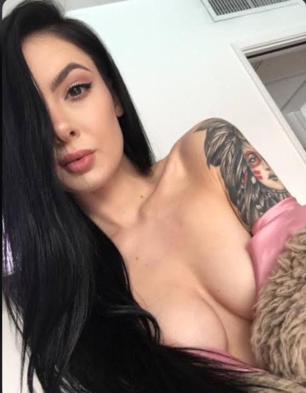 Available for Hookup My service includes 69 sex with condom or no condom🍆🍑💦