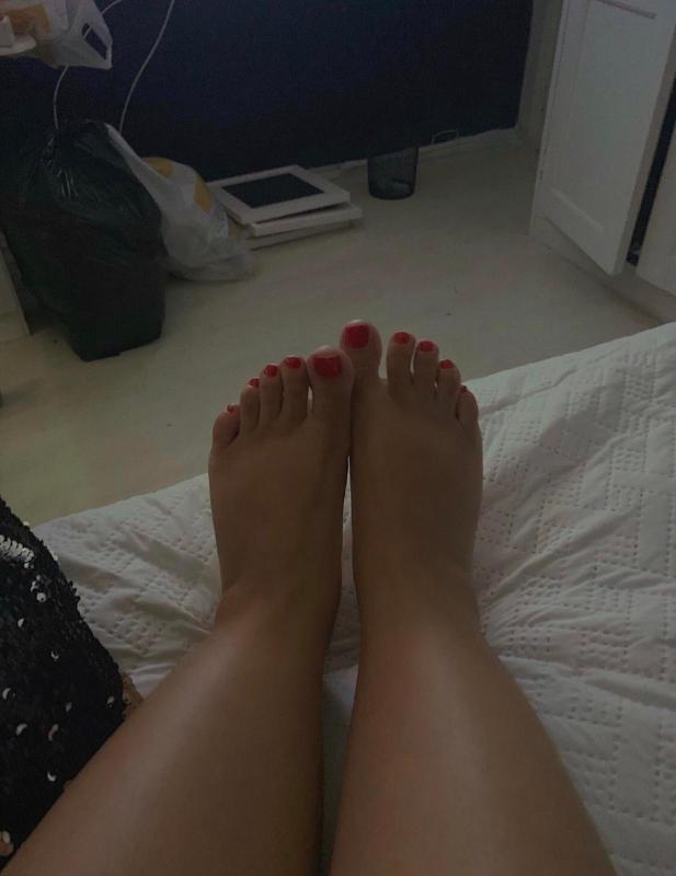 Down to hookup and have fun hit me up: 2138739703 and Snapchat:Alexaclara28