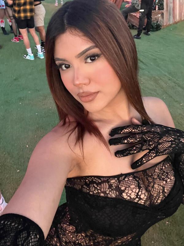 CUM have load of fun with the sweetest and sexiest in town 🍑👅