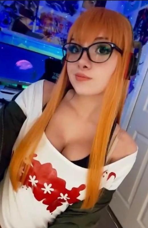 Hello if you wanna book me just text me on +12602277699