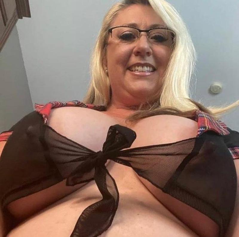 Am Nicky am down for hook up and all kind of services 💐. No doubt 💯 real.