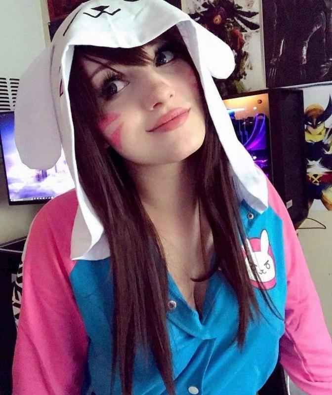 Hello if you wanna book me just text me on +1 (279) 800 -8412