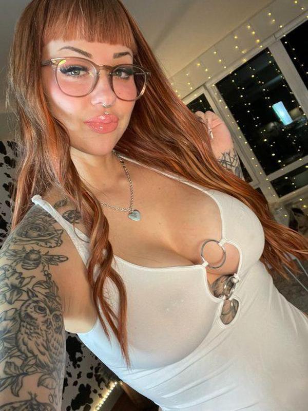 DOWN FOR HOOK UP 🥰🥰🥰