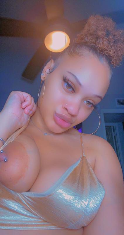 Sexy & Horny Girl👅💧Available for Hookups💦🍑🍆