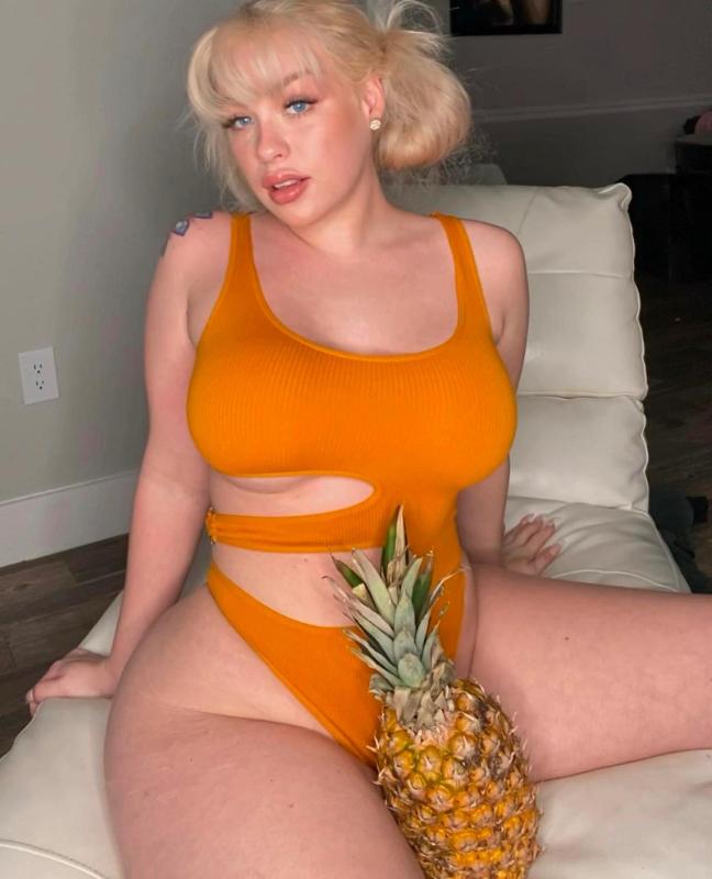 HMU on my cell phone (262) 622-6437 or Snapchat: beckystones22