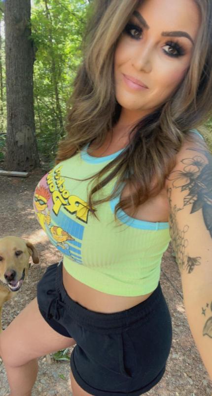 Hey handsome do you need my service I am down for hookup.. 5015121090