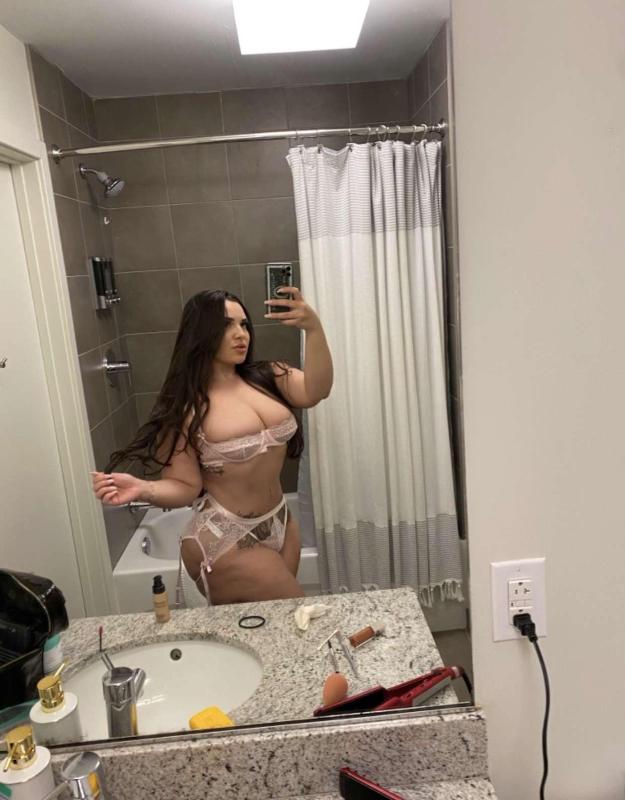 💦DOWN TO FUCK SO GOOD💦🍆 HORNY AND WET DOLL