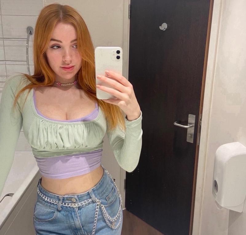 Hey there I’m available 🥰😋🍆🍆🥰