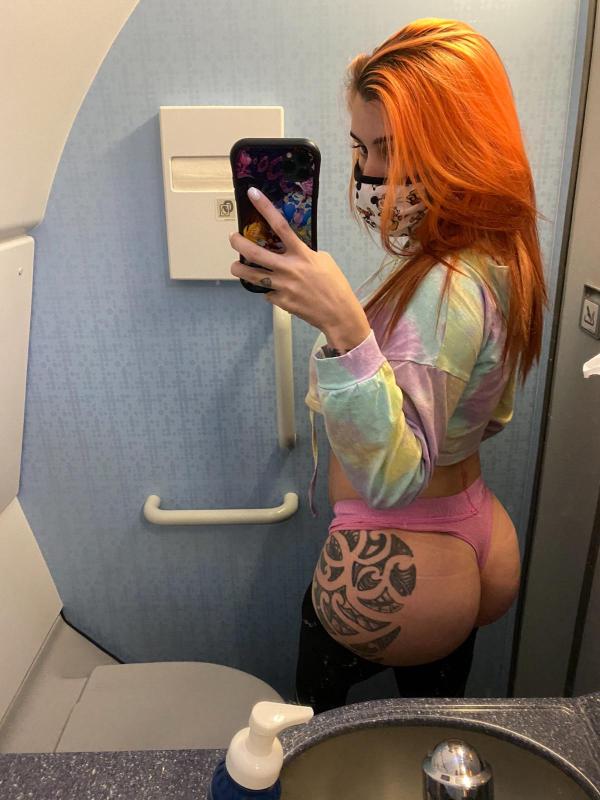 Available for hookup 🍑💦💦💦🍆