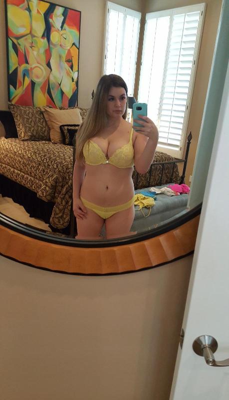 Sexy 22 years old available for nearby-fun 🍆💦snap: issabeauty13