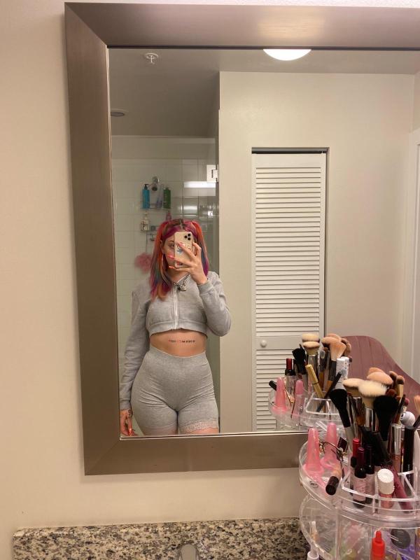 I’m a professional hooker and I’m independent available for out call and in call