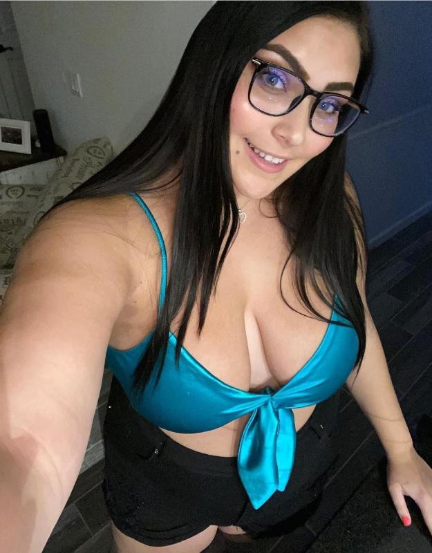 IM HOT AND READY TO BE FUCKED💦💧🍆🔥