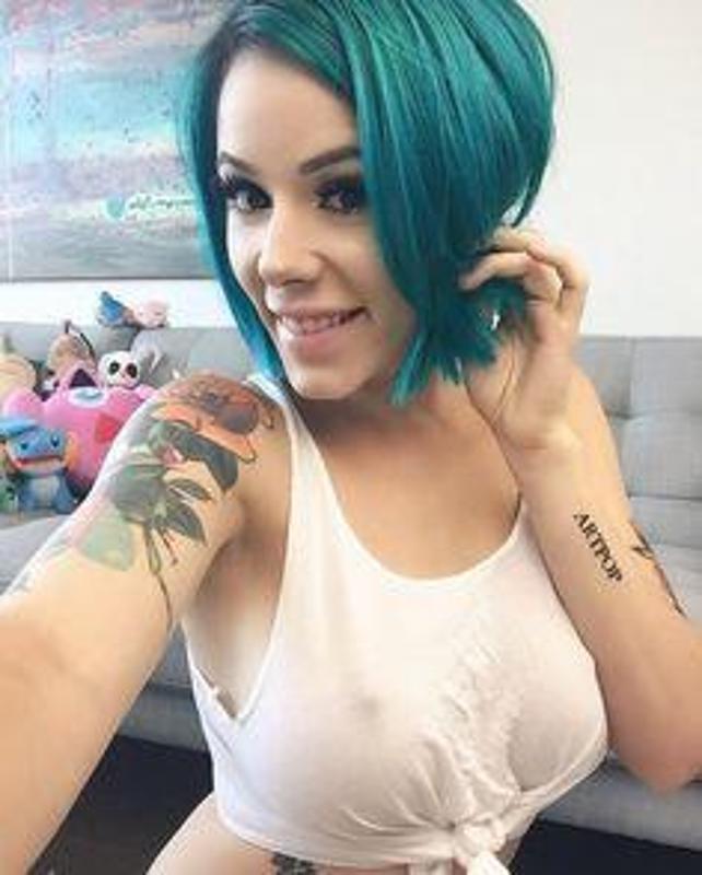 Flirty🍑busty💦down for hookup💦🍆