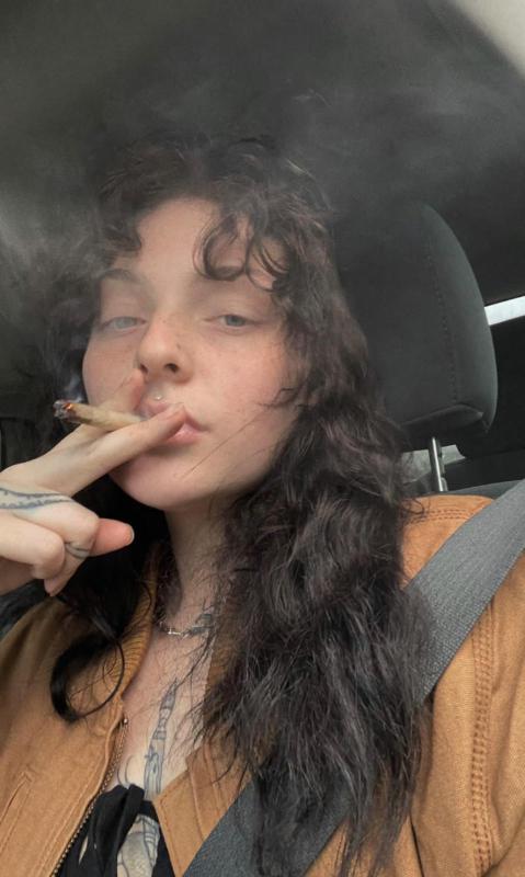 HOOKUP SEX AND SELL DRUGS 💋💋💦💦