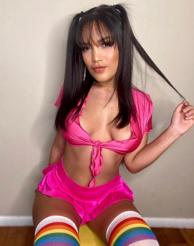 Naughty Sarah here to pleasure 🥵🥵💝🥵