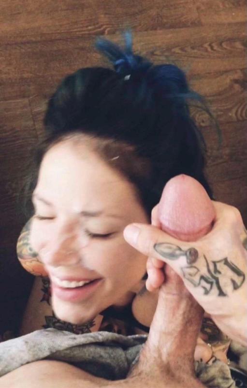 DOWN TO FUCK AND CHILL⁉️ HMU ON SNAPCHAT @ V_VALLE2808