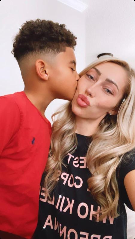 Looking for date and lovely hangout with a nice man 🥰