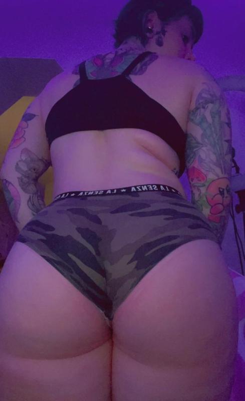 Available For Hookup and Erotic Massage Services 👅👅💦💦💋