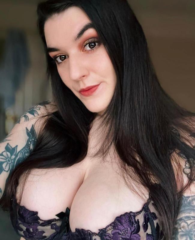 LONELY? COME AND FUCK ME 🍑RIGHT 🍑NOW