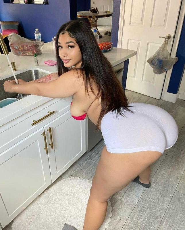 I am available for both Incall&Outcall HMU on snap n_primm2020