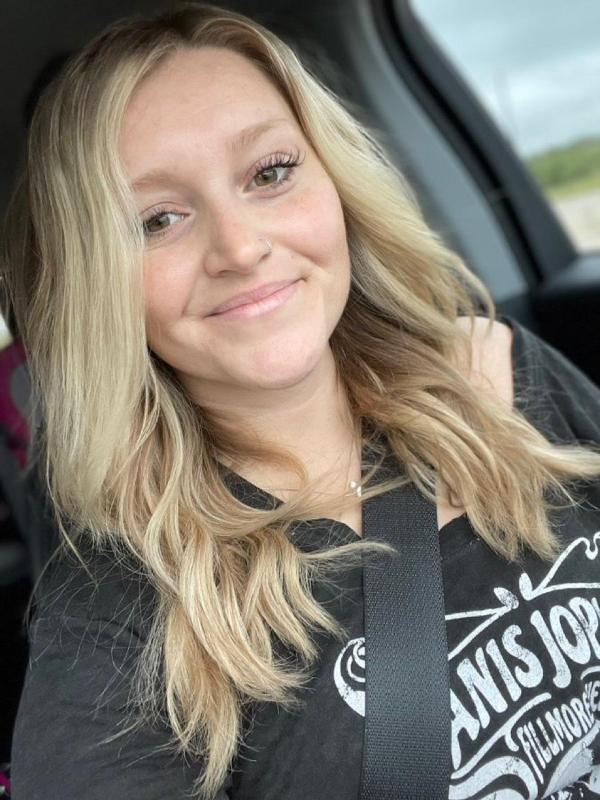 I’m Jesse available for hookup and body massage