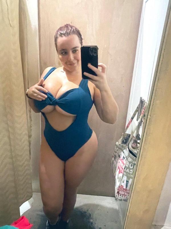 I AM AVAILABLE FOR HOOKUPS!!! 🚗🍆🍑😋😍