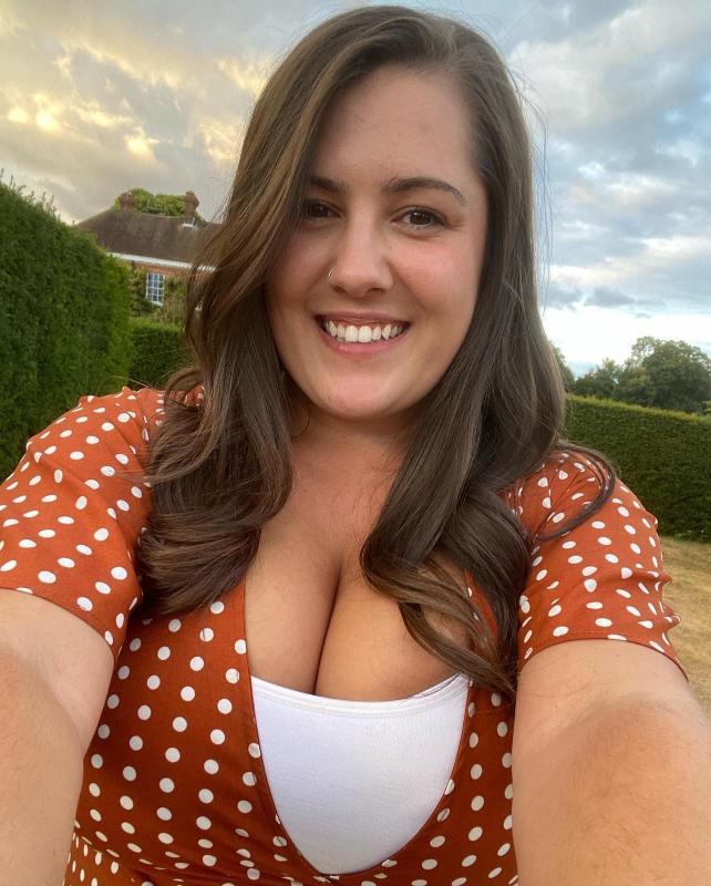 Snapchat: Ochrly 👅🍆🍑💋II squirt 💦 and ready for