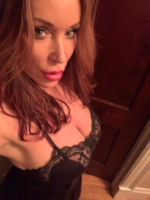 Hot and sexy🍑🍆🤯