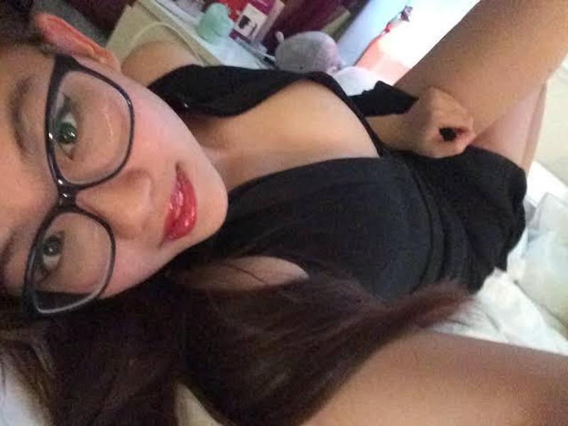 Straight girl with juicy pussy🥵🥵 asshole and I'm available for naughty fu