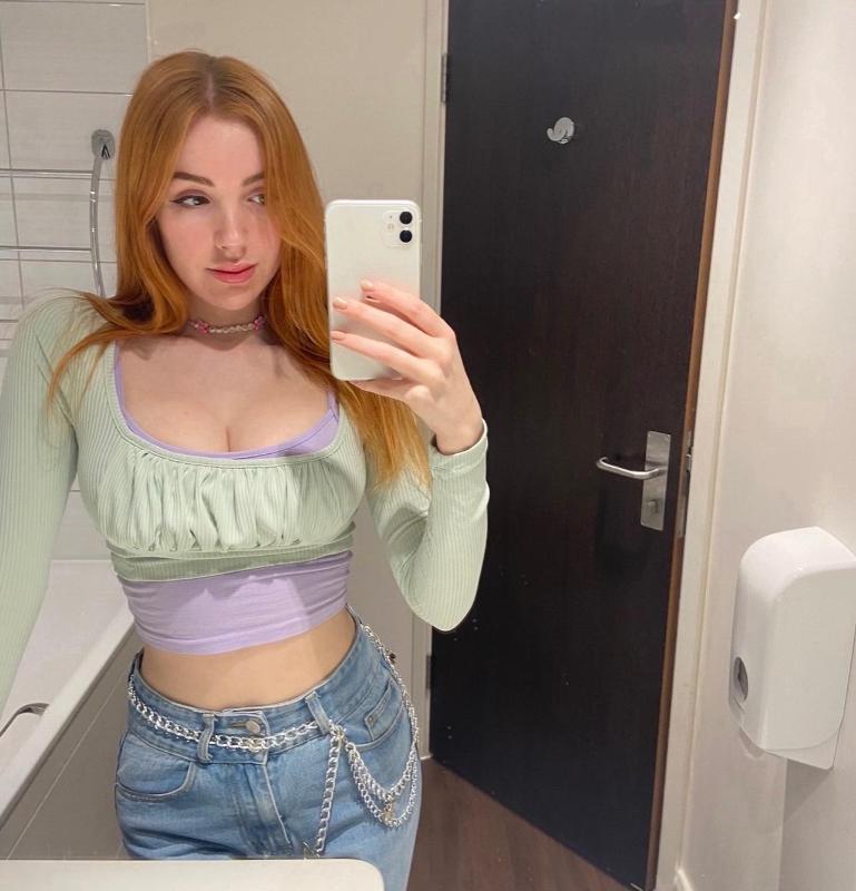 Hey there I’m available 🥰😘😍