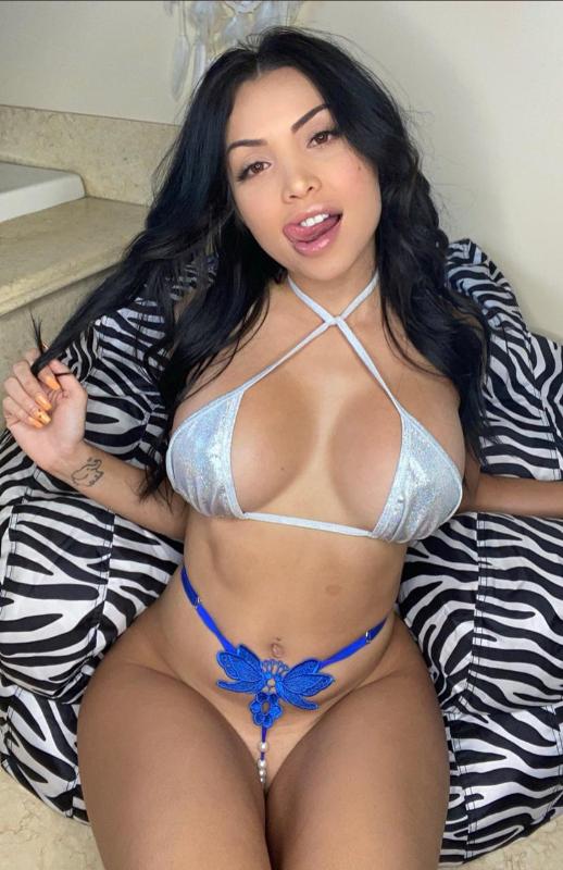 I’m available to fuck you good 🍆👅💦💦