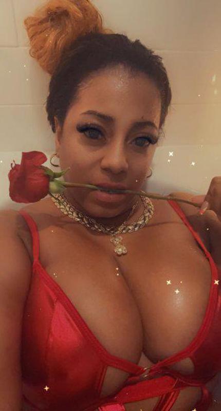 Hello, I am a sexy Latin girl, call me to have a good time.