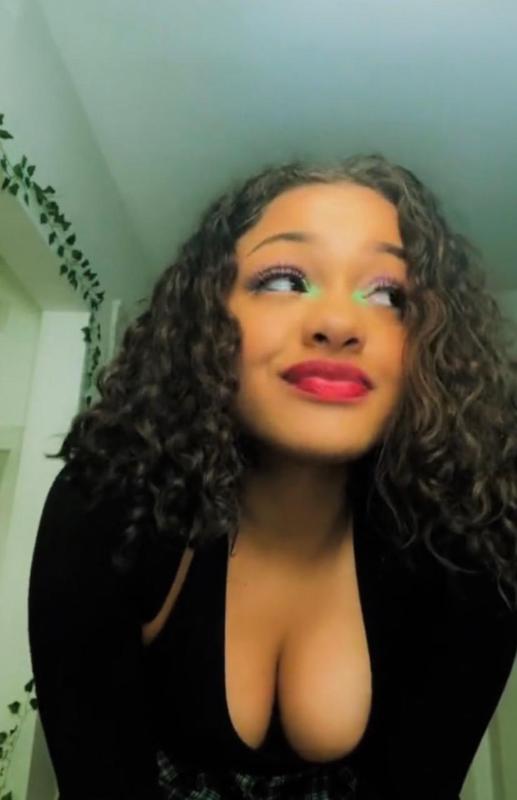 Your dream companion with a radiant mix of elegance,and erotic experience💦