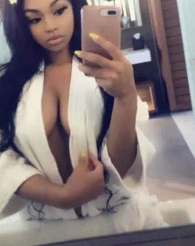 Exotic petite hottie looking for a companion 💋